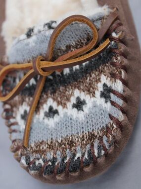Minnetonka Brown Suede Fair Isle Faux Fur Lined Moccasin Slippers